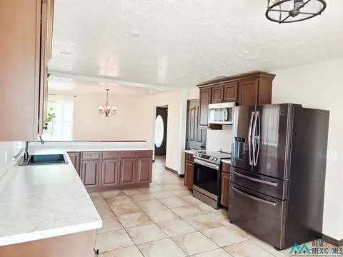 Kitchen - 2901 Gidding St, Clovis, NM 88101 photo 2 of 2