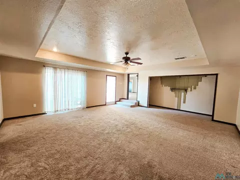 Living - 2901 Gidding St, Clovis, NM 88101 photo 8 of 8