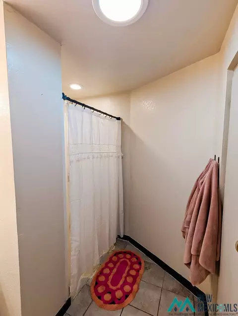 Bath - 2901 Gidding St, Clovis, NM 88101 photo 7 of 7