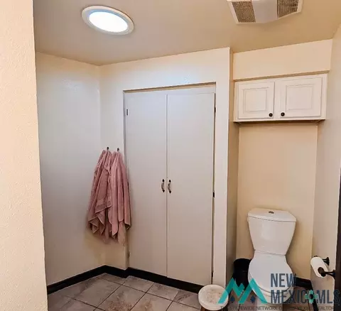 Bath - 2901 Gidding St, Clovis, NM 88101 photo 6 of 7