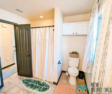 Bath - 2901 Gidding St, Clovis, NM 88101 photo 3 of 7