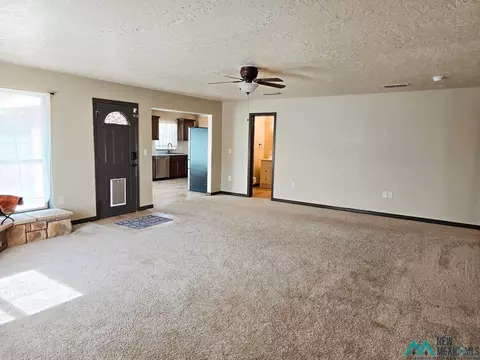 Living - 2901 Gidding St, Clovis, NM 88101 photo 6 of 8