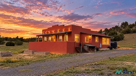 17 Deer Cir, Quemado, NM 87829