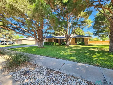 919 Agate Rd, Roswell, NM 88201