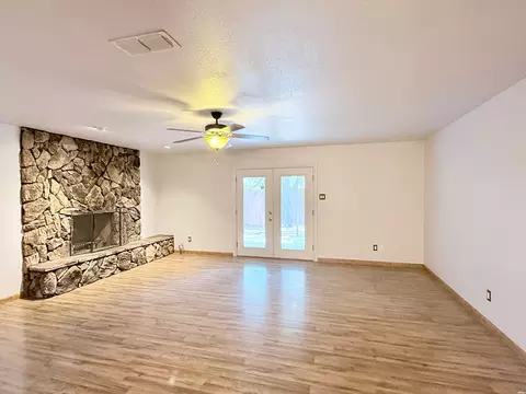 Living - 3633 Linkwood, Clovis, NM 88101 photo 3 of 5