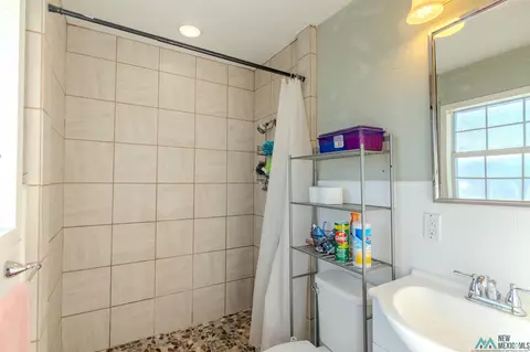 Bath - 1560 Westchester St, Clovis, NM 88101 photo 1 of 3