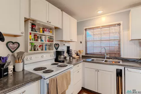 Kitchen - 1560 Westchester St, Clovis, NM 88101 photo 2 of 2