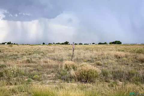 Sandhill Ave, Roswell, NM 88201