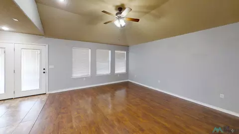 204 Carmel Dr, Clovis, NM 88101 photo 4