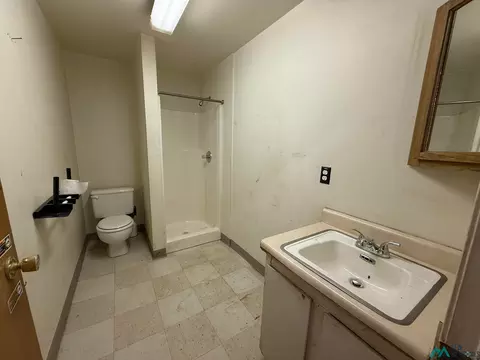 Bath - 1600 N Lea St, Clovis, NM 88101 photo 1 of 1