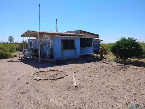 519 N Pershing St, Columbus, NM 88029