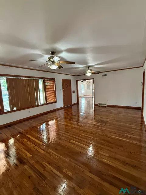 Living - 2204 Wallace St, Clovis, NM 88101 photo 1 of 5