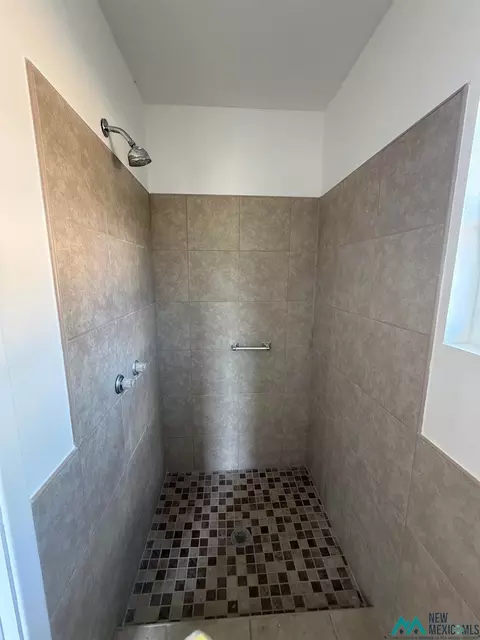 Bath - 2204 Wallace St, Clovis, NM 88101 photo 6 of 6