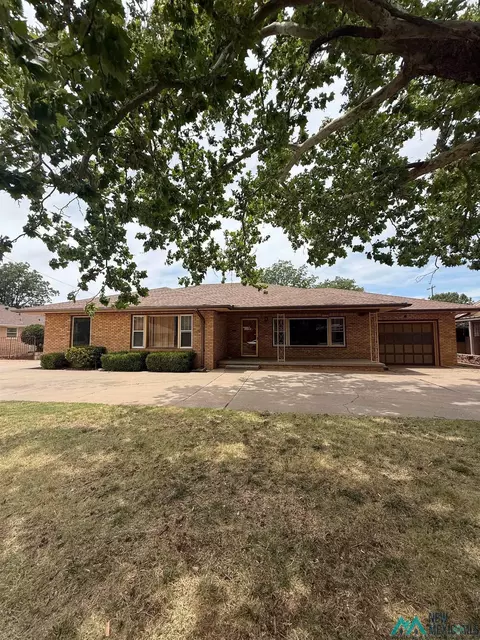 Exterior - 2204 Wallace St, Clovis, NM 88101 photo 1 of 3