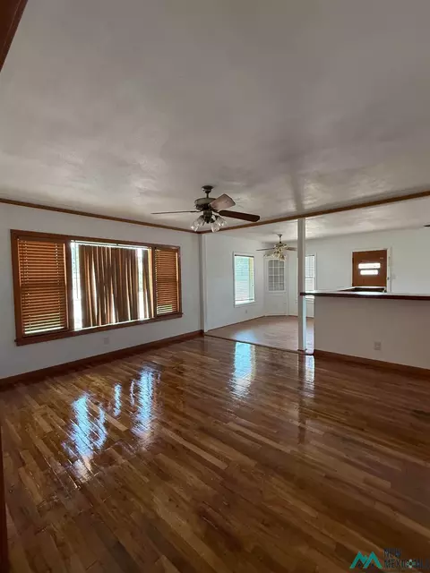 Living - 2204 Wallace St, Clovis, NM 88101 photo 2 of 5