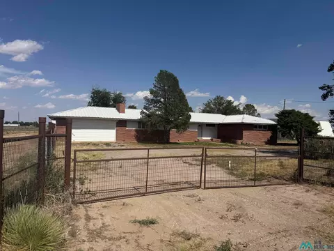 105 Haldeman, Artesia, NM 88210