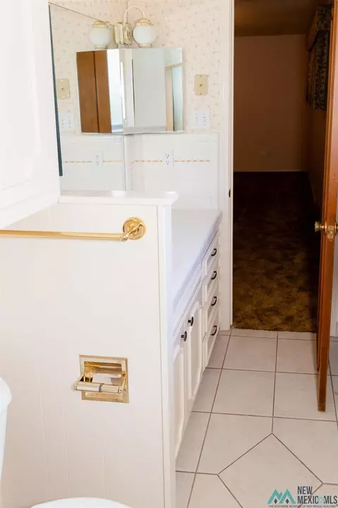Bath - 2016 Wilshire, Clovis, NM 88101 photo 7 of 11