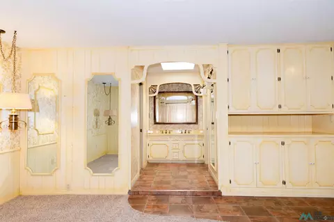 Bath - 2016 Wilshire, Clovis, NM 88101 photo 8 of 11
