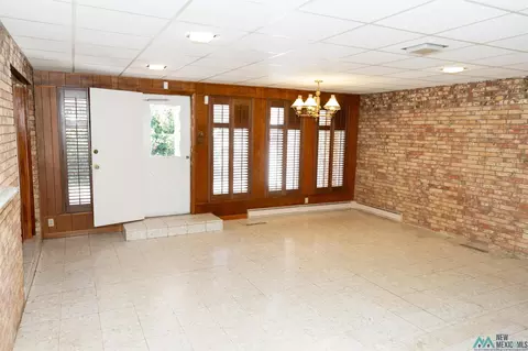 Living - 2016 Wilshire, Clovis, NM 88101 photo 14 of 18