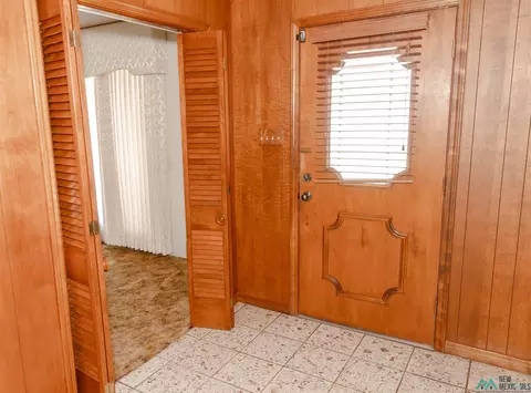 Entry Way - 2016 Wilshire, Clovis, NM 88101 photo 2 of 4