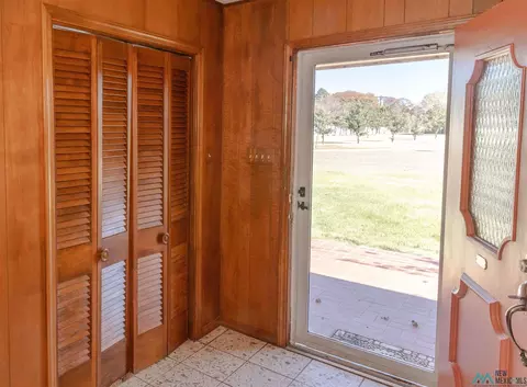 Entry Way - 2016 Wilshire, Clovis, NM 88101 photo 1 of 4