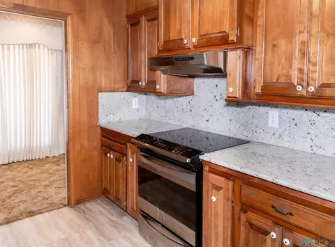 Kitchen - 2016 Wilshire, Clovis, NM 88101 photo 5 of 10