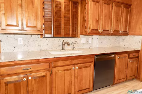 Kitchen - 2016 Wilshire, Clovis, NM 88101 photo 2 of 10