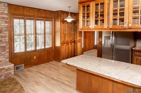 Kitchen - 2016 Wilshire, Clovis, NM 88101 photo 4 of 10