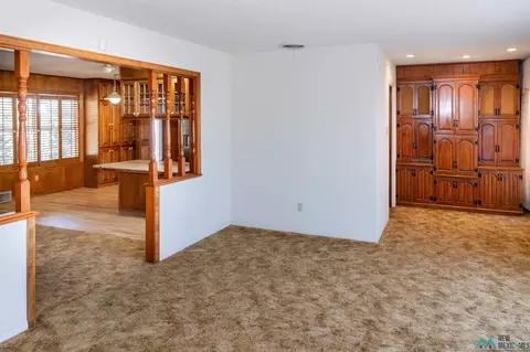 Living - 2016 Wilshire, Clovis, NM 88101 photo 4 of 18