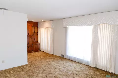 Living - 2016 Wilshire, Clovis, NM 88101 photo 7 of 18
