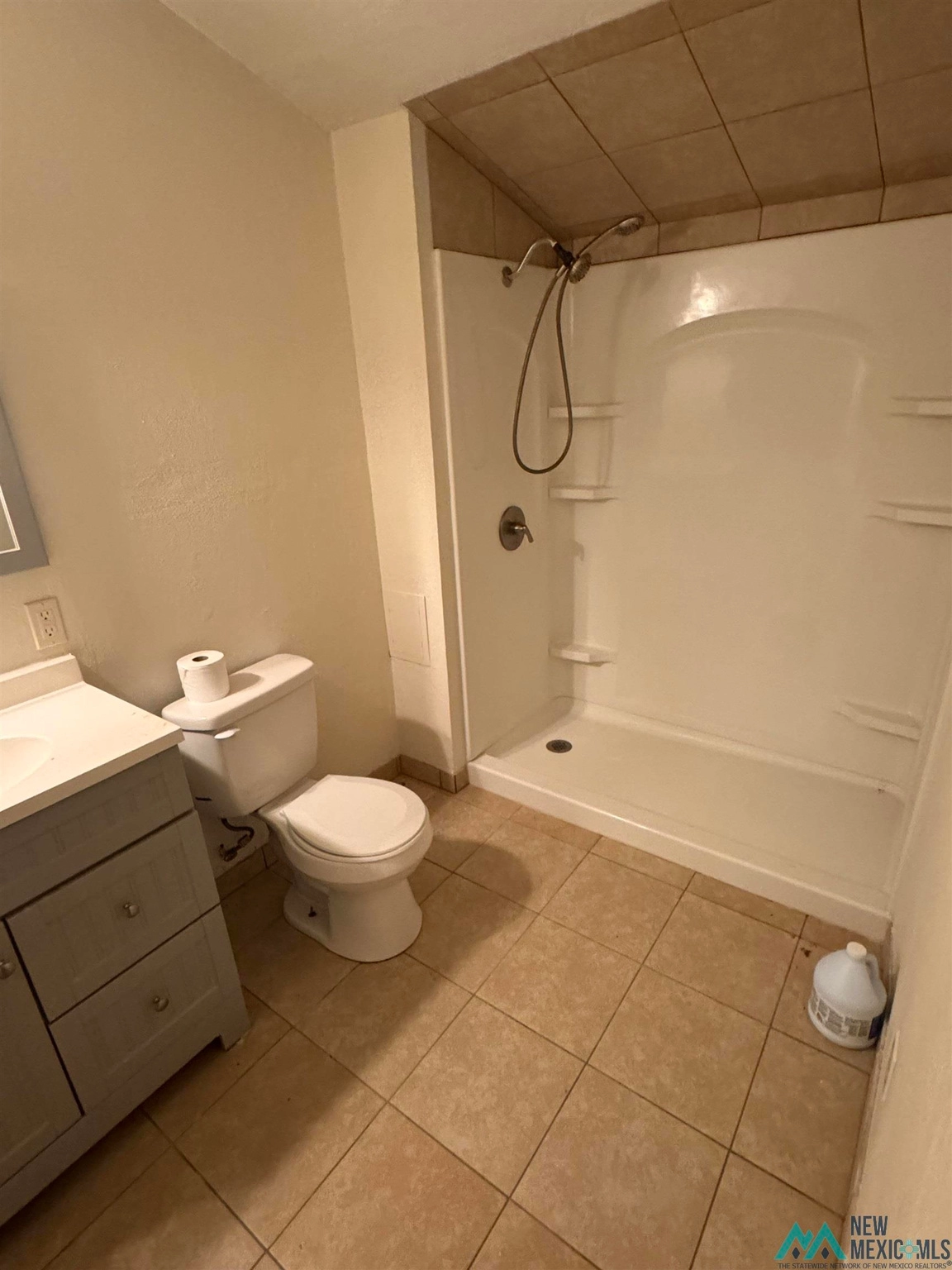 Bath - 1200 Hondo St, Clovis, NM 88101 photo 2 of 2