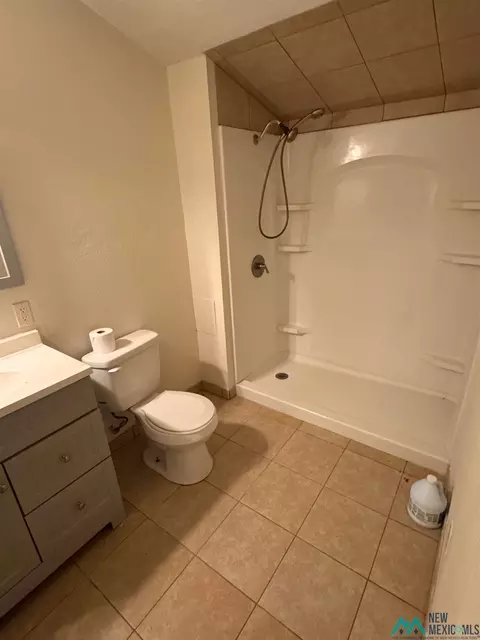 Bath - 1200 Hondo St, Clovis, NM 88101 photo 2 of 2