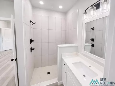 Bath - 1532 Sr 77, Clovis, NM 88101 photo 3 of 5