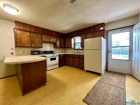 Kitchen - 509 N Oak St, Clovis, NM 88101 photo 1 of 3