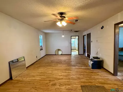 Living - 509 N Oak St, Clovis, NM 88101 photo 1 of 2