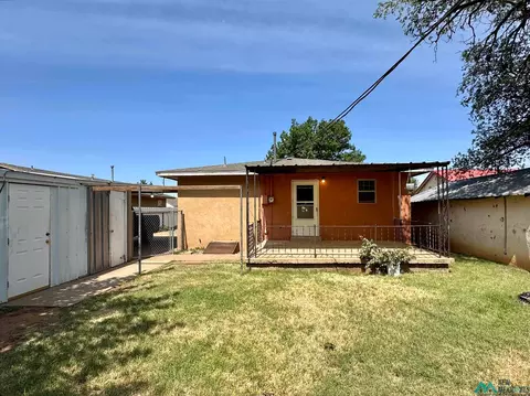 Exterior - 509 N Oak St, Clovis, NM 88101 photo 5 of 7