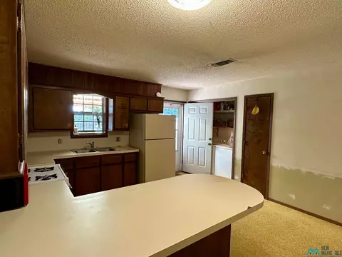 Kitchen - 509 N Oak St, Clovis, NM 88101 photo 2 of 3