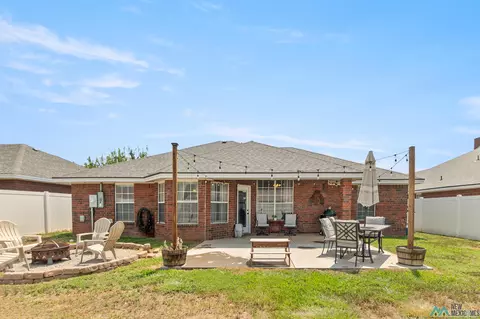 Exterior - 2204 Enloe Dr, Clovis, NM 88101 photo 5 of 6