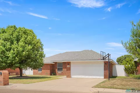 Exterior - 2204 Enloe Dr, Clovis, NM 88101 photo 2 of 6