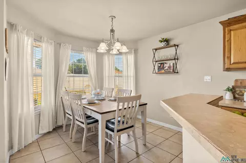 Dining - 2204 Enloe Dr, Clovis, NM 88101 photo 2 of 2