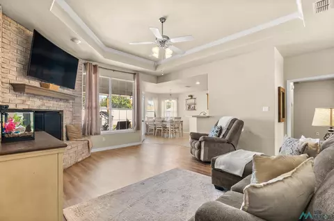Living - 2204 Enloe Dr, Clovis, NM 88101 photo 3 of 5