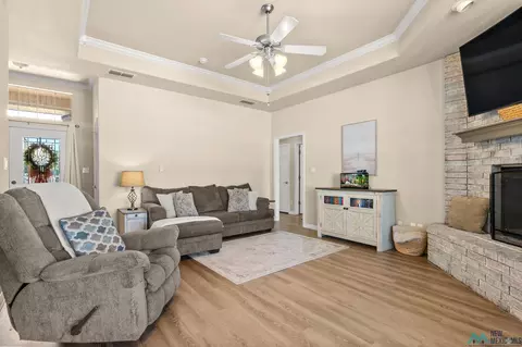 Living - 2204 Enloe Dr, Clovis, NM 88101 photo 2 of 5