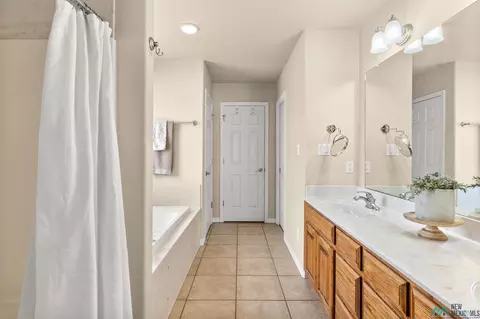 Bath - 2204 Enloe Dr, Clovis, NM 88101 photo 1 of 6