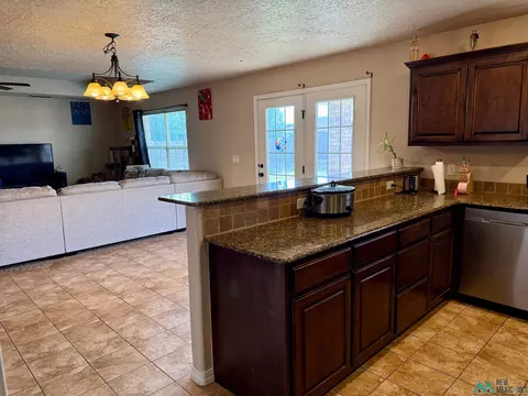 Kitchen - 2408 Cobblestone Cir, Clovis, NM 88101 photo 2 of 9