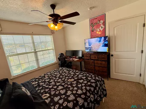 Bedroom - 2408 Cobblestone Cir, Clovis, NM 88101 photo 2 of 5