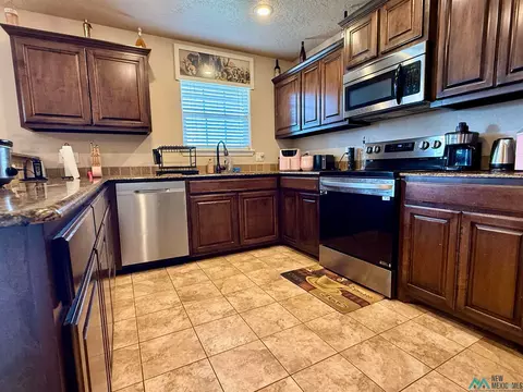 Kitchen - 2408 Cobblestone Cir, Clovis, NM 88101 photo 9 of 9