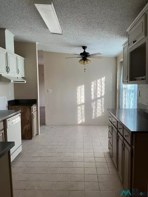 Kitchen - 1020 S Fork Dr, Clovis, NM 88101 photo 8 of 9