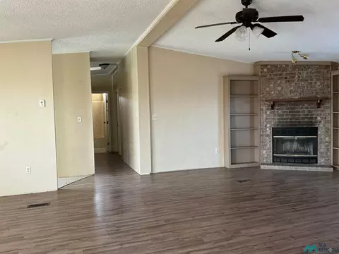 Living - 1020 S Fork Dr, Clovis, NM 88101 photo 7 of 7