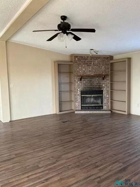 Living - 1020 S Fork Dr, Clovis, NM 88101 photo 2 of 7