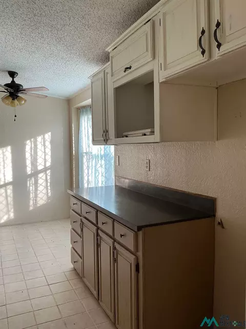 Kitchen - 1020 S Fork Dr, Clovis, NM 88101 photo 5 of 9